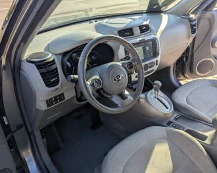 Серый Киа Soul, объемом двигателя 0 л и пробегом 160 тыс. км за 5400 $, фото 7 на Automoto.ua
