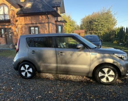 Киа Soul 2016 в Луцке на Automoto.ua Серый Киа Soul, объемом двигателя 0 л и пробегом 99 тыс. км за 6100 $, фото 3 на Automoto.ua