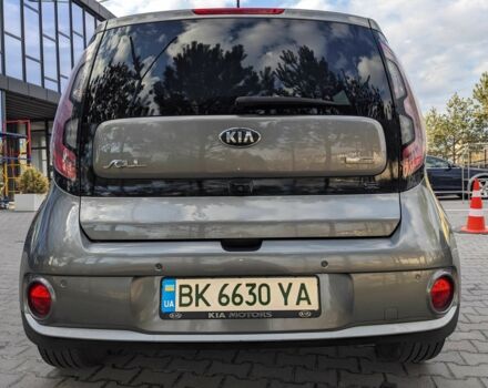 Сірий Кіа Soul, об'ємом двигуна 0 л та пробігом 130 тис. км за 11300 $, фото 4 на Automoto.ua