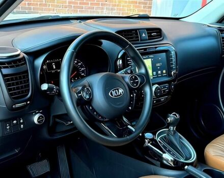 Серый Киа Soul, объемом двигателя 2 л и пробегом 73 тыс. км за 4400 $, фото 9 на Automoto.ua