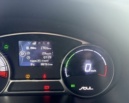 Серый Киа Soul, объемом двигателя 0 л и пробегом 99 тыс. км за 6000 $, фото 23 на Automoto.ua