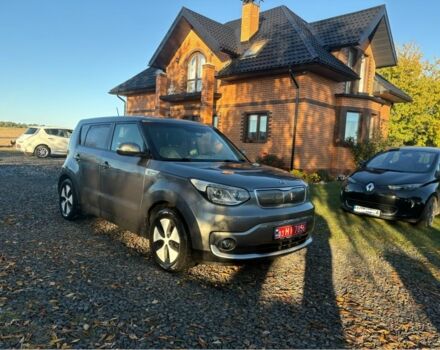 Киа Soul 2016 в Луцке на Automoto.ua Серый Киа Soul, объемом двигателя 0 л и пробегом 99 тыс. км за 6100 $, фото 1 на Automoto.ua