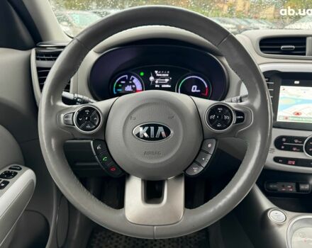 Сірий Кіа Soul, об'ємом двигуна 0 л та пробігом 108 тис. км за 10340 $, фото 24 на Automoto.ua