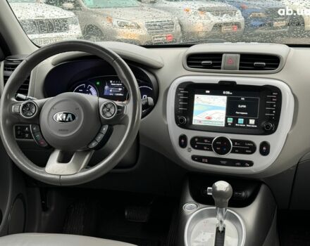 Сірий Кіа Soul, об'ємом двигуна 0 л та пробігом 108 тис. км за 10340 $, фото 23 на Automoto.ua