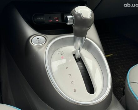 Сірий Кіа Soul, об'ємом двигуна 0 л та пробігом 108 тис. км за 10340 $, фото 28 на Automoto.ua