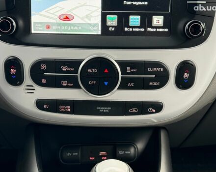 Сірий Кіа Soul, об'ємом двигуна 0 л та пробігом 108 тис. км за 10340 $, фото 27 на Automoto.ua