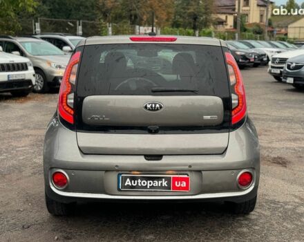 Сірий Кіа Soul, об'ємом двигуна 0 л та пробігом 108 тис. км за 10340 $, фото 5 на Automoto.ua