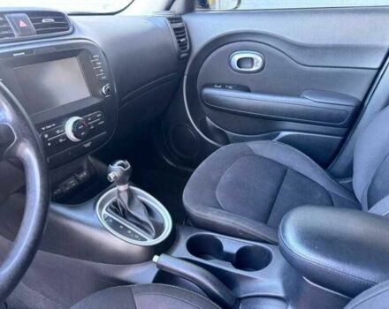 Серый Киа Soul, объемом двигателя 1.6 л и пробегом 145 тыс. км за 1900 $, фото 7 на Automoto.ua
