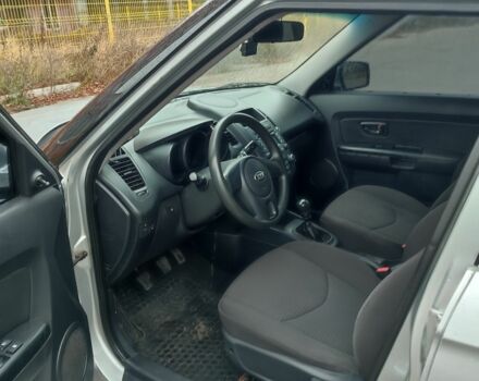 Сірий Кіа Soul, об'ємом двигуна 1.6 л та пробігом 154 тис. км за 8000 $, фото 6 на Automoto.ua