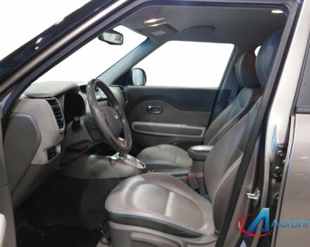 Сірий Кіа Soul, об'ємом двигуна 0 л та пробігом 87 тис. км за 10950 $, фото 6 на Automoto.ua