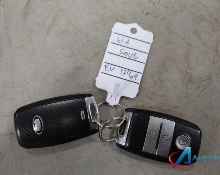 Сірий Кіа Soul, об'ємом двигуна 0 л та пробігом 87 тис. км за 10950 $, фото 9 на Automoto.ua