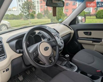 Серый Киа Soul, объемом двигателя 1.6 л и пробегом 210 тыс. км за 5900 $, фото 22 на Automoto.ua