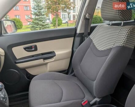 Серый Киа Soul, объемом двигателя 1.6 л и пробегом 210 тыс. км за 5900 $, фото 25 на Automoto.ua