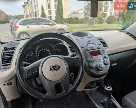 Серый Киа Soul, объемом двигателя 1.6 л и пробегом 210 тыс. км за 5900 $, фото 23 на Automoto.ua