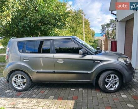 Серый Киа Soul, объемом двигателя 1.59 л и пробегом 148 тыс. км за 7300 $, фото 6 на Automoto.ua