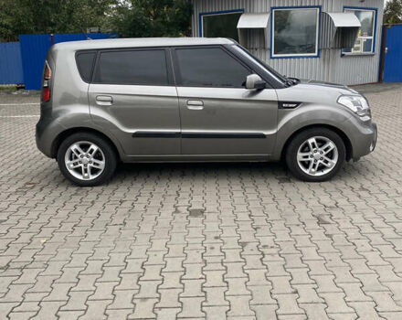 Сірий Кіа Soul, об'ємом двигуна 1.58 л та пробігом 265 тис. км за 7999 $, фото 4 на Automoto.ua