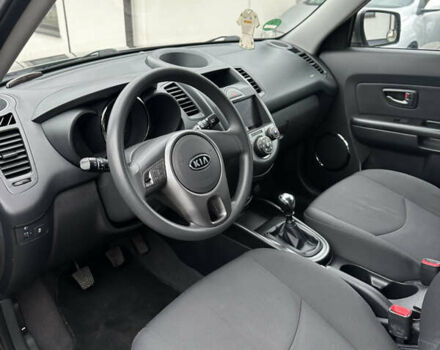 Киа Soul 2009 в Виннице на Automoto.ua Серый Киа Soul, объемом двигателя 1.6 л и пробегом 163 тыс. км за 7700 $, фото 18 на Automoto.ua