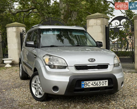 Серый Киа Soul, объемом двигателя 1.6 л и пробегом 260 тыс. км за 7199 $, фото 2 на Automoto.ua
