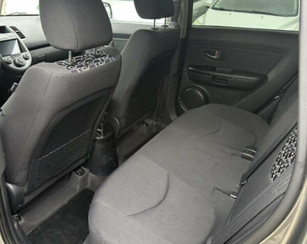 Киа Soul 2009 в Виннице на Automoto.ua Серый Киа Soul, объемом двигателя 1.6 л и пробегом 163 тыс. км за 7700 $, фото 21 на Automoto.ua