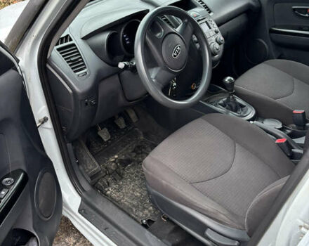 Серый Киа Soul, объемом двигателя 1.6 л и пробегом 205 тыс. км за 5300 $, фото 13 на Automoto.ua