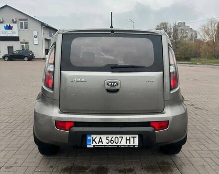 Серый Киа Soul, объемом двигателя 1.58 л и пробегом 264 тыс. км за 7000 $, фото 3 на Automoto.ua