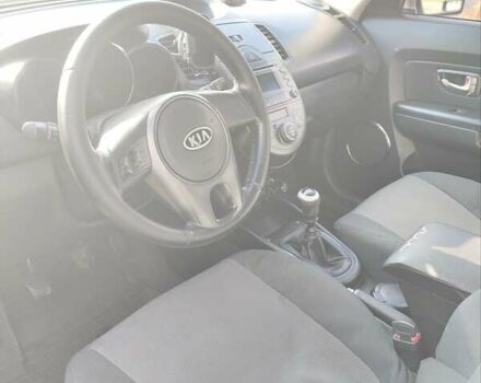 Серый Киа Soul, объемом двигателя 1.58 л и пробегом 209 тыс. км за 7800 $, фото 6 на Automoto.ua