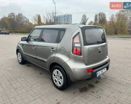 Серый Киа Soul, объемом двигателя 1.58 л и пробегом 264 тыс. км за 7000 $, фото 4 на Automoto.ua