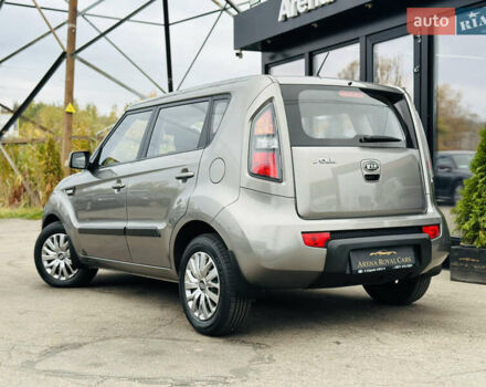 Серый Киа Soul, объемом двигателя 1.6 л и пробегом 18 тыс. км за 10500 $, фото 3 на Automoto.ua