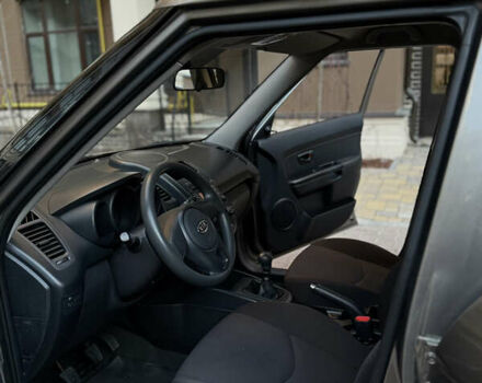 Серый Киа Soul, объемом двигателя 1.59 л и пробегом 203 тыс. км за 7500 $, фото 19 на Automoto.ua