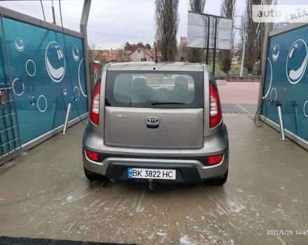 Серый Киа Soul, объемом двигателя 1.6 л и пробегом 280 тыс. км за 6750 $, фото 2 на Automoto.ua