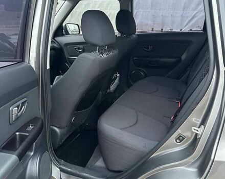 Серый Киа Soul, объемом двигателя 1.58 л и пробегом 264 тыс. км за 7000 $, фото 7 на Automoto.ua