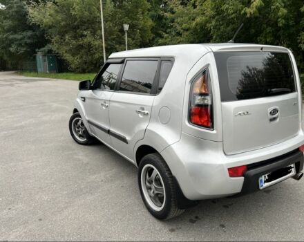 Серый Киа Soul, объемом двигателя 1.6 л и пробегом 275 тыс. км за 5999 $, фото 4 на Automoto.ua