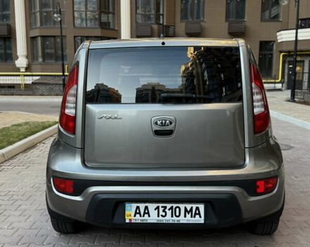 Серый Киа Soul, объемом двигателя 1.59 л и пробегом 203 тыс. км за 7500 $, фото 16 на Automoto.ua