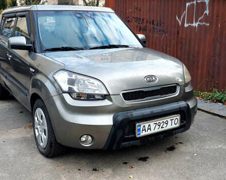 Серый Киа Soul, объемом двигателя 1.6 л и пробегом 109 тыс. км за 8300 $, фото 2 на Automoto.ua