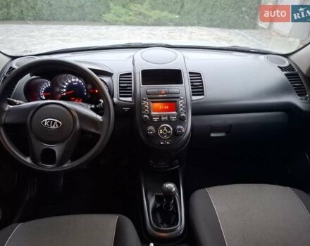 Сірий Кіа Soul, об'ємом двигуна 1.59 л та пробігом 86 тис. км за 6900 $, фото 53 на Automoto.ua