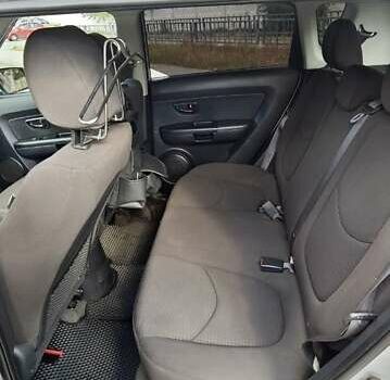 Серый Киа Soul, объемом двигателя 1.59 л и пробегом 184 тыс. км за 8500 $, фото 12 на Automoto.ua
