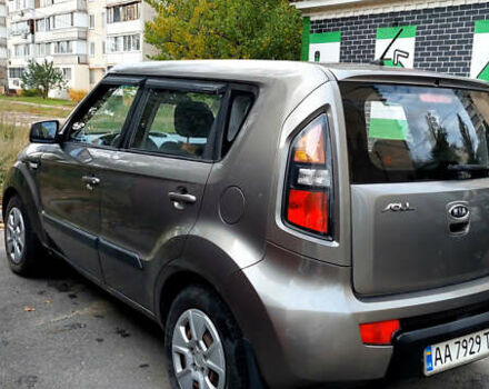 Серый Киа Soul, объемом двигателя 1.6 л и пробегом 109 тыс. км за 8300 $, фото 9 на Automoto.ua