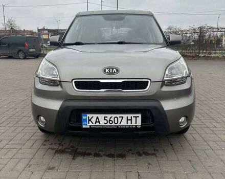 Серый Киа Soul, объемом двигателя 1.58 л и пробегом 264 тыс. км за 7000 $, фото 2 на Automoto.ua