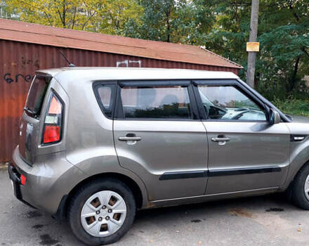 Серый Киа Soul, объемом двигателя 1.6 л и пробегом 109 тыс. км за 8300 $, фото 6 на Automoto.ua