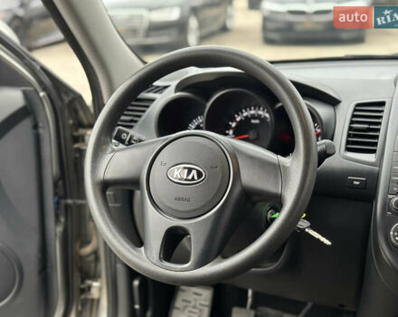 Серый Киа Soul, объемом двигателя 1.6 л и пробегом 18 тыс. км за 10500 $, фото 20 на Automoto.ua