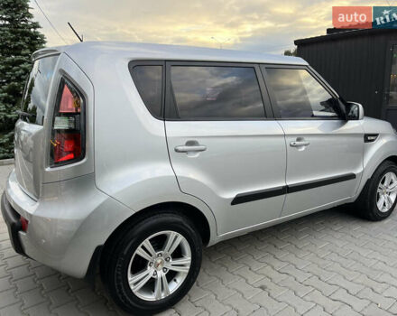 Серый Киа Soul, объемом двигателя 1.59 л и пробегом 83 тыс. км за 8300 $, фото 4 на Automoto.ua
