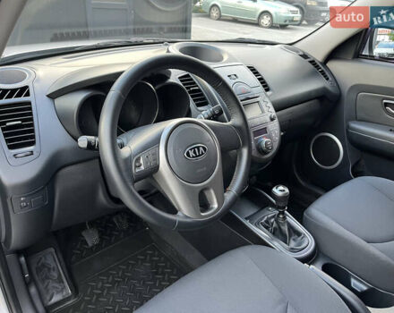 Серый Киа Soul, объемом двигателя 1.59 л и пробегом 83 тыс. км за 8300 $, фото 18 на Automoto.ua