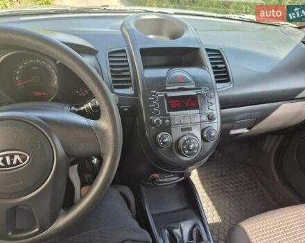 Серый Киа Soul, объемом двигателя 1.59 л и пробегом 59 тыс. км за 9000 $, фото 5 на Automoto.ua