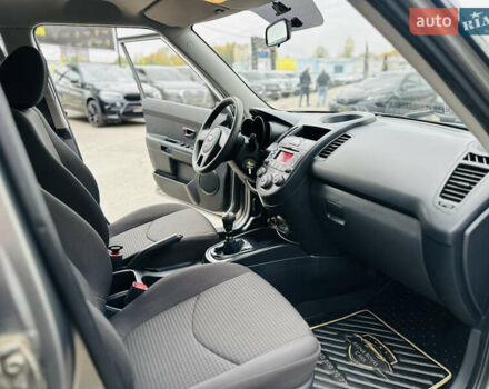 Серый Киа Soul, объемом двигателя 1.6 л и пробегом 18 тыс. км за 10500 $, фото 22 на Automoto.ua