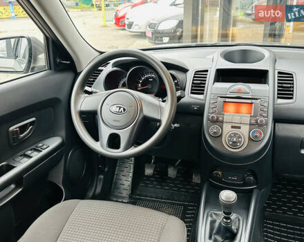 Сірий Кіа Soul, об'ємом двигуна 1.6 л та пробігом 18 тис. км за 9999 $, фото 22 на Automoto.ua