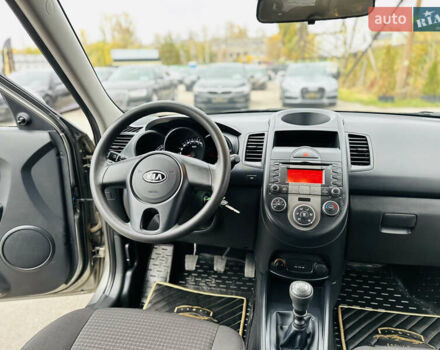 Серый Киа Soul, объемом двигателя 1.6 л и пробегом 18 тыс. км за 10500 $, фото 19 на Automoto.ua
