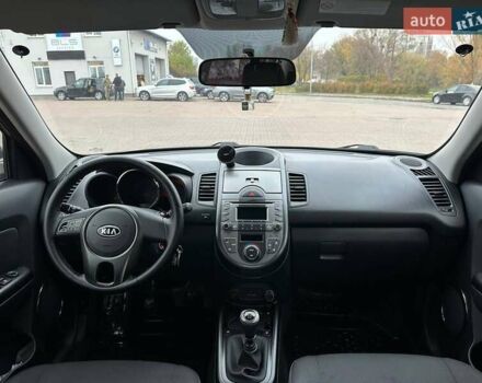 Серый Киа Soul, объемом двигателя 1.58 л и пробегом 264 тыс. км за 7000 $, фото 8 на Automoto.ua