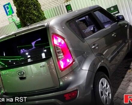 Серый Киа Soul, объемом двигателя 1.6 л и пробегом 127 тыс. км за 7500 $, фото 2 на Automoto.ua