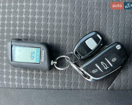 Сірий Кіа Soul, об'ємом двигуна 1.59 л та пробігом 152 тис. км за 8400 $, фото 25 на Automoto.ua