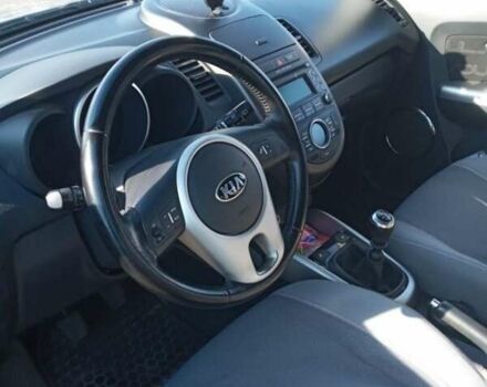 Серый Киа Soul, объемом двигателя 1.58 л и пробегом 100 тыс. км за 8500 $, фото 10 на Automoto.ua